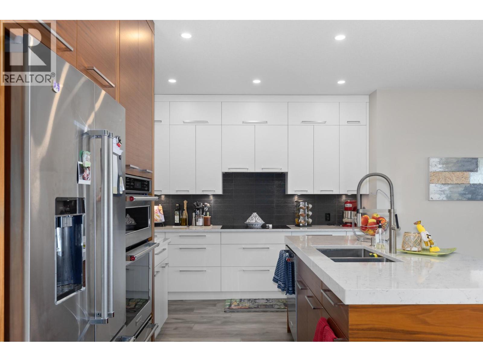 567 Acadia Street - 10