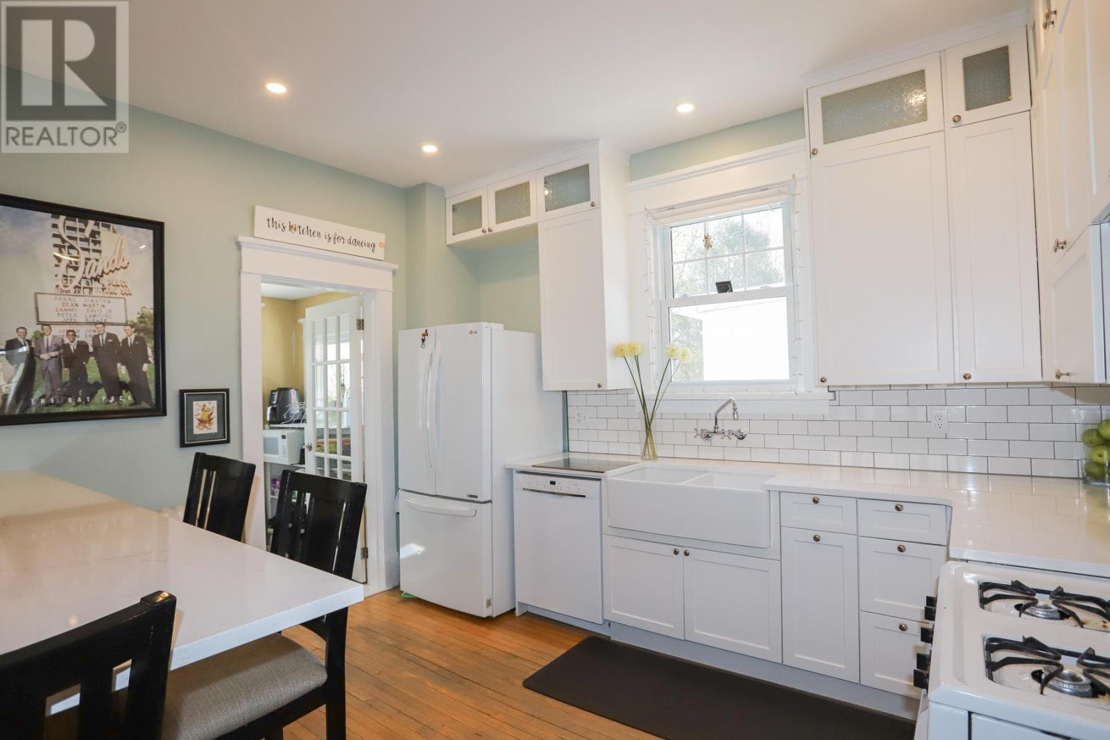 144 Leo AVE - 17