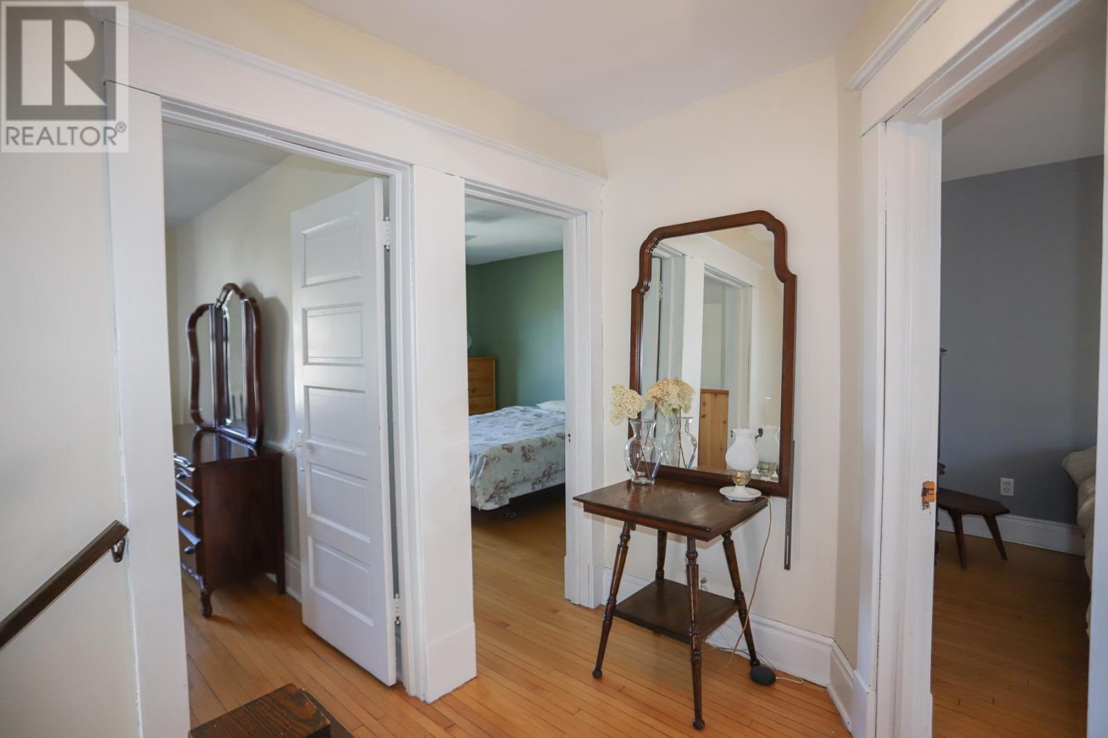 144 Leo AVE - 24