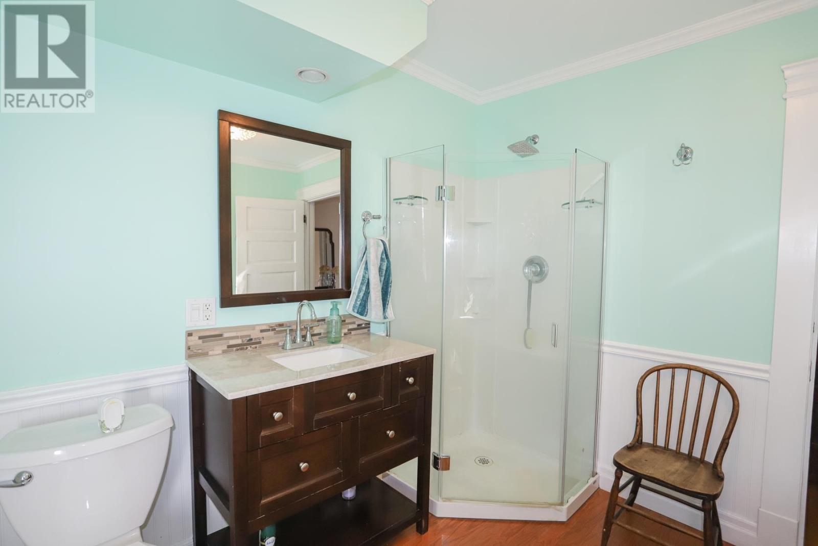 144 Leo AVE - 26