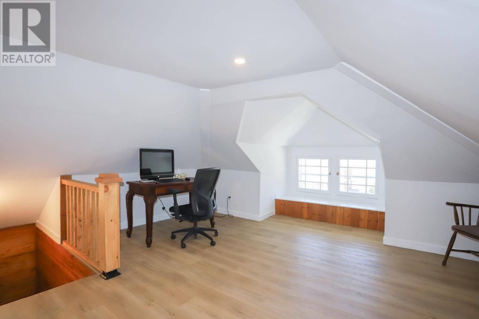 144 Leo AVE - 34