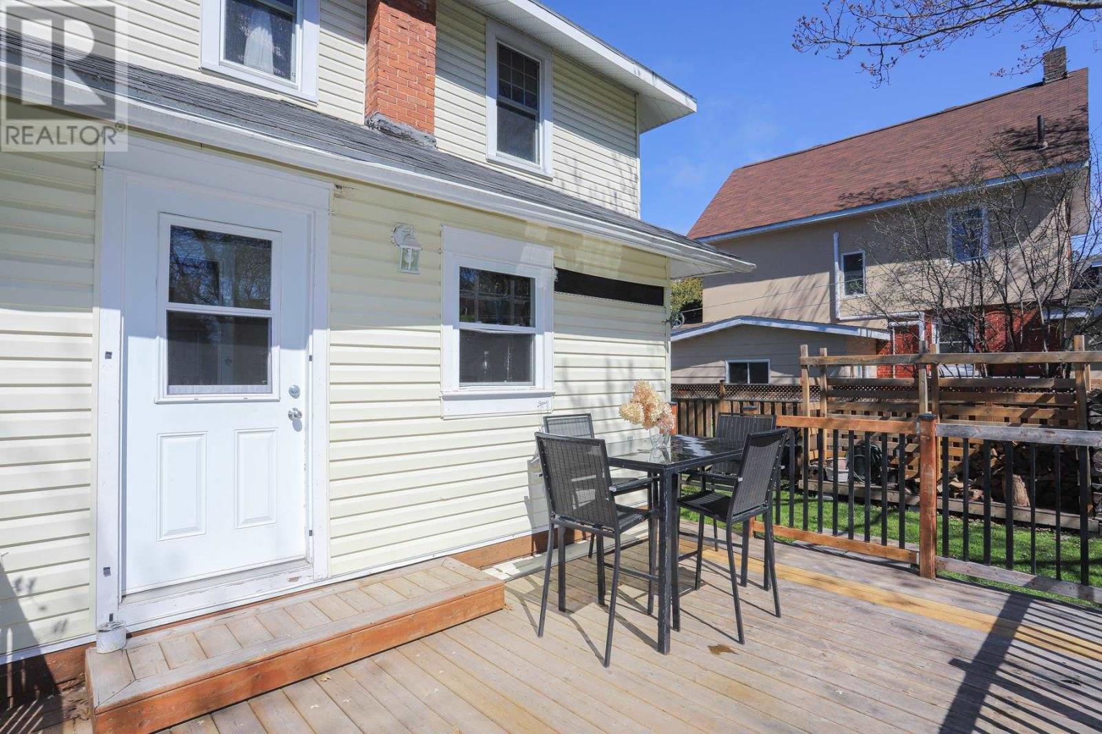 144 Leo AVE - 41