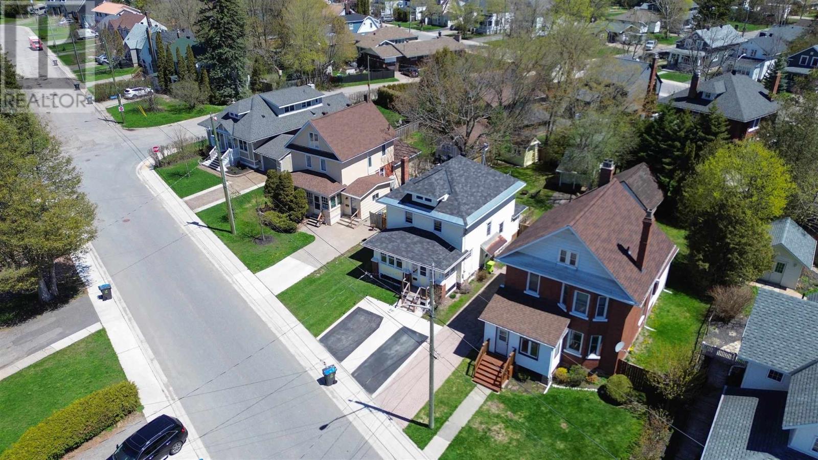 144 Leo AVE - 49