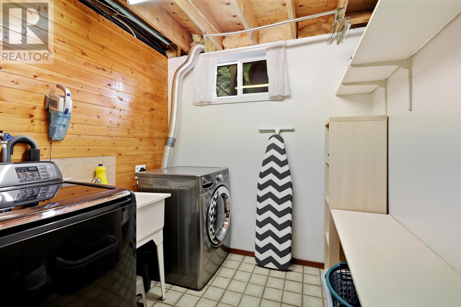 118 Bristol PL - Image 33