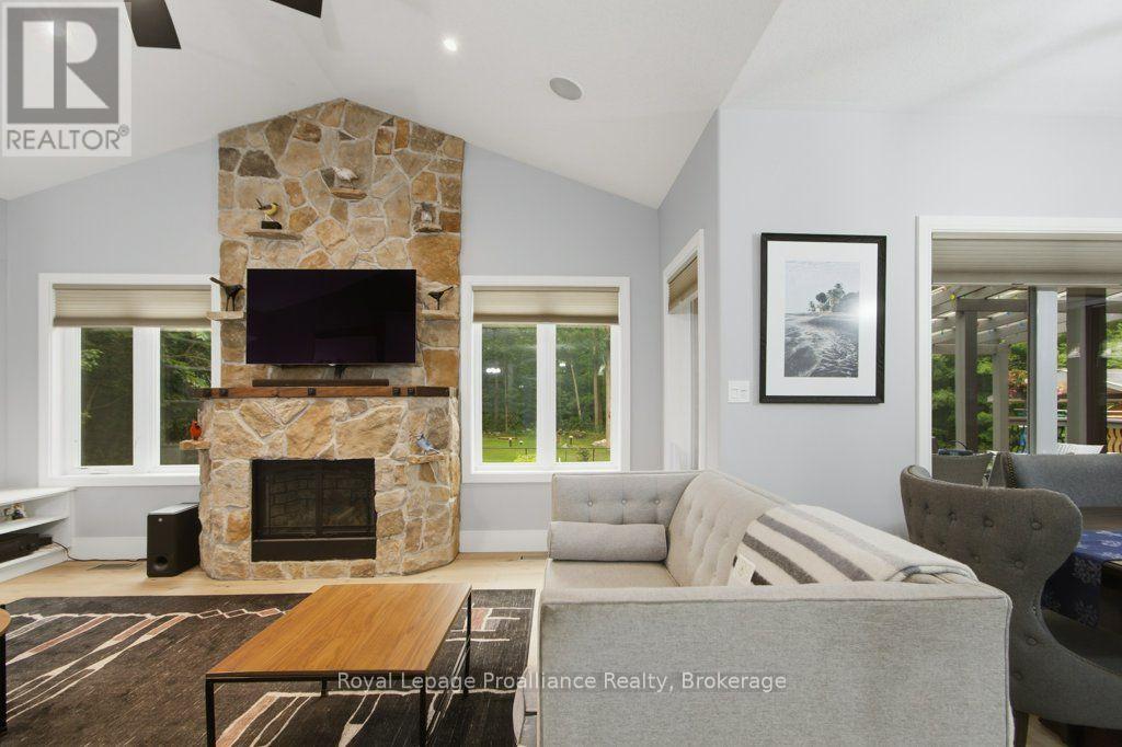 52 OAK RIDGE DRIVE - 16