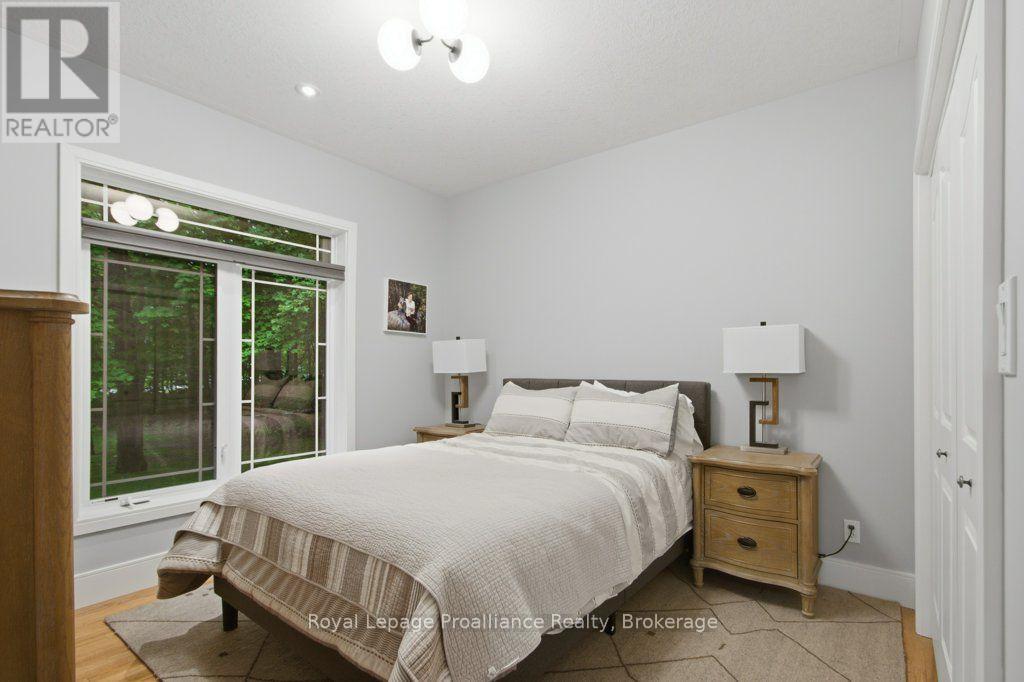 52 OAK RIDGE DRIVE - 22