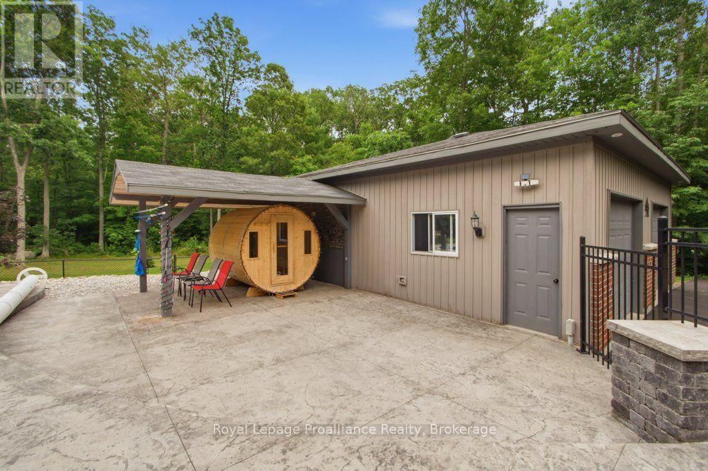 52 OAK RIDGE DRIVE - 35
