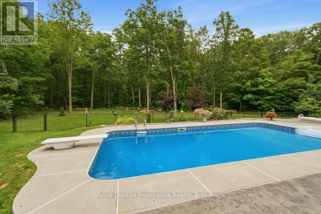 52 OAK RIDGE DRIVE - 37