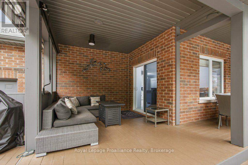 52 OAK RIDGE DRIVE - 43