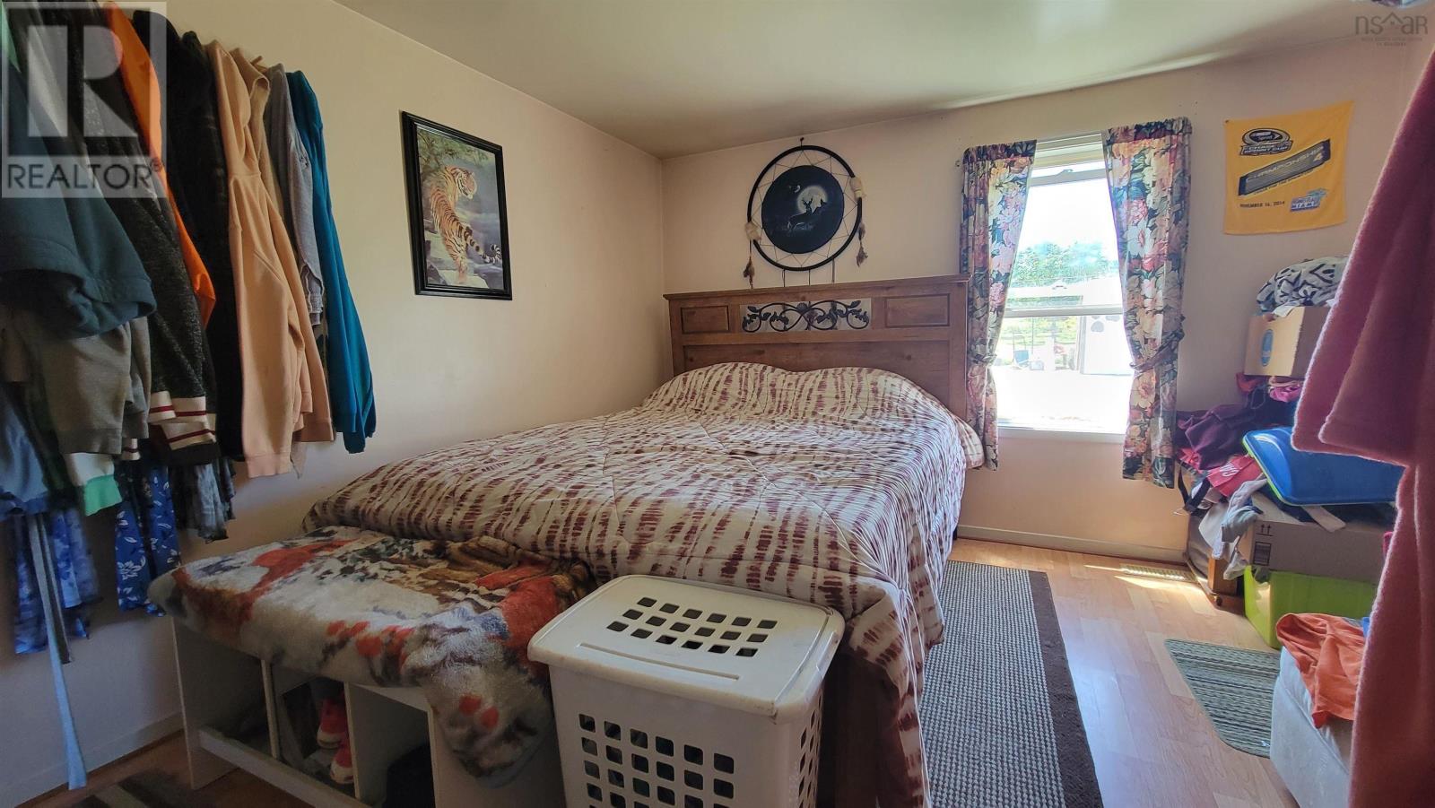 486 335 Highway - 32