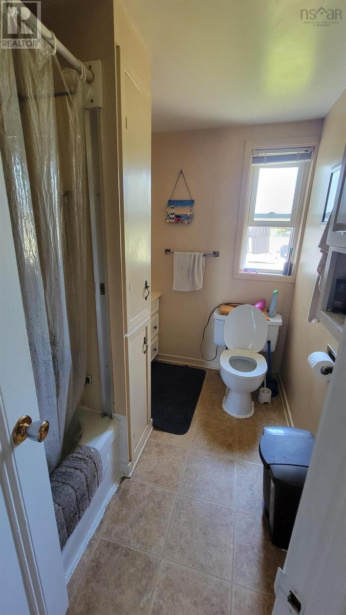 486 335 Highway - 35