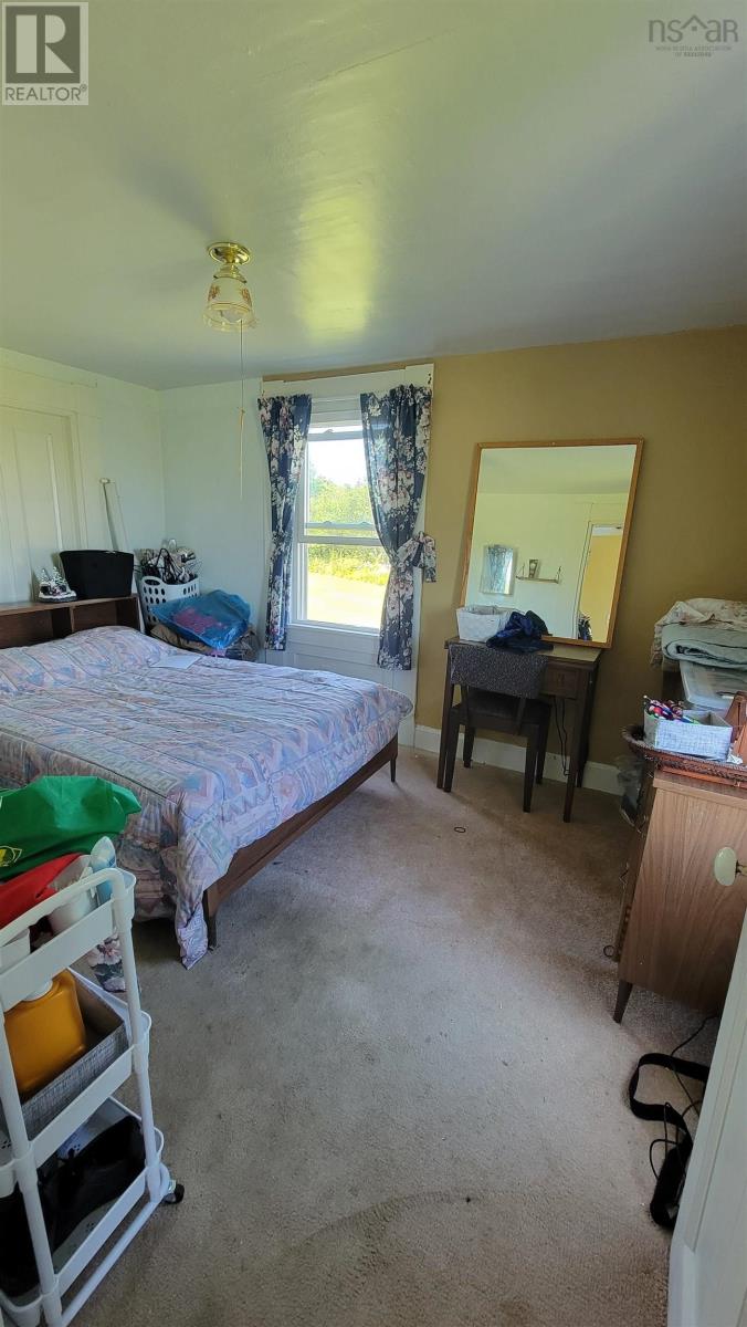 486 335 Highway - 37