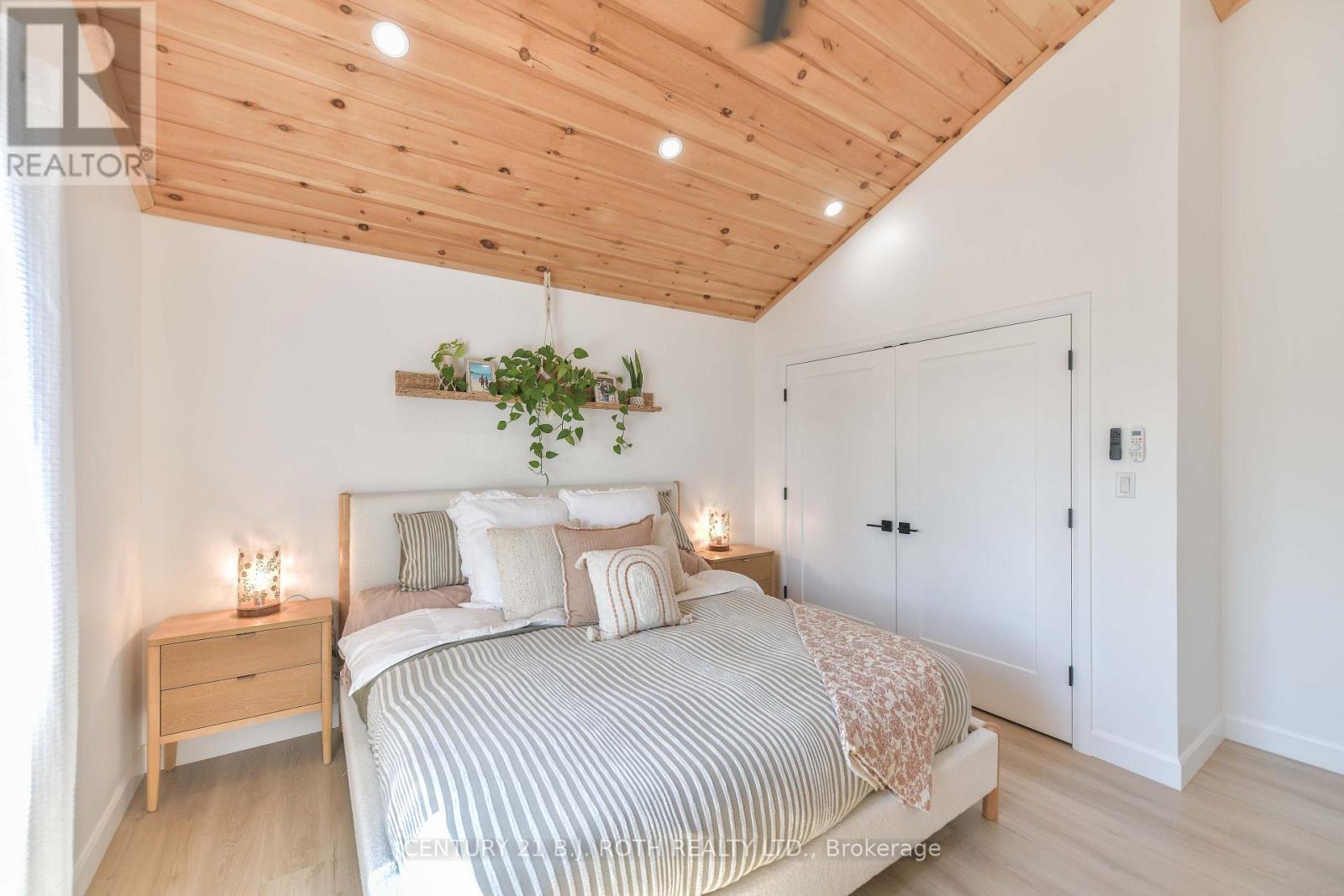 3332 QUETTON STREET - 30