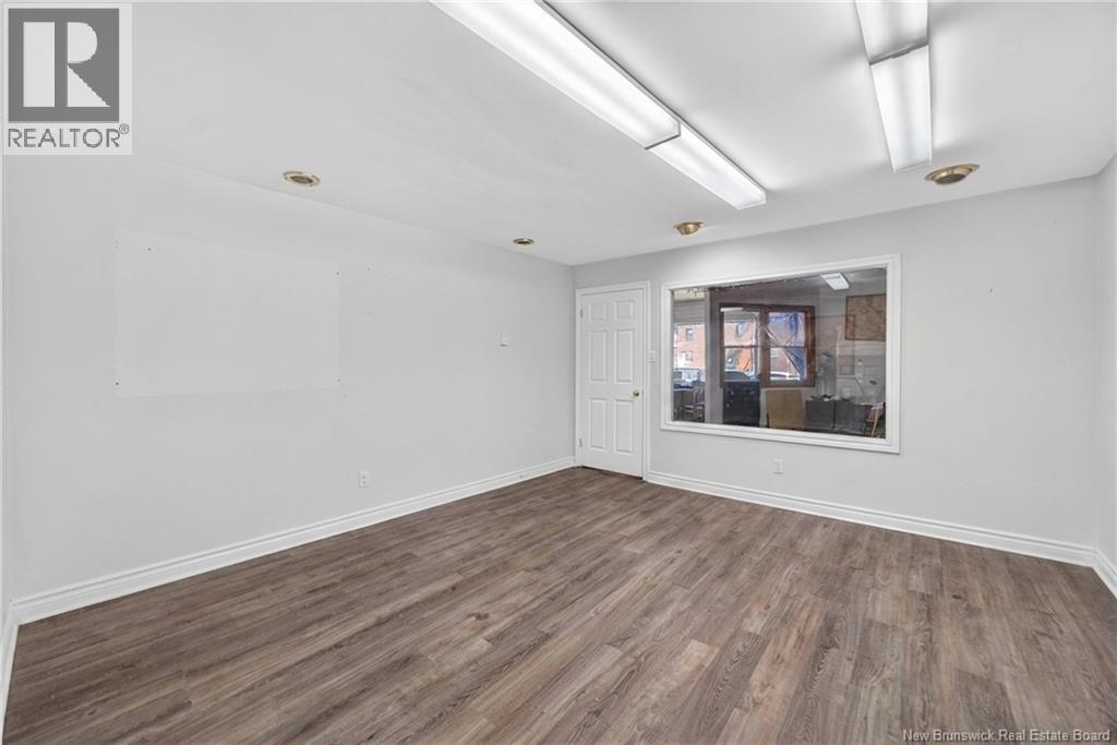 300-304 Mountain Road - 24