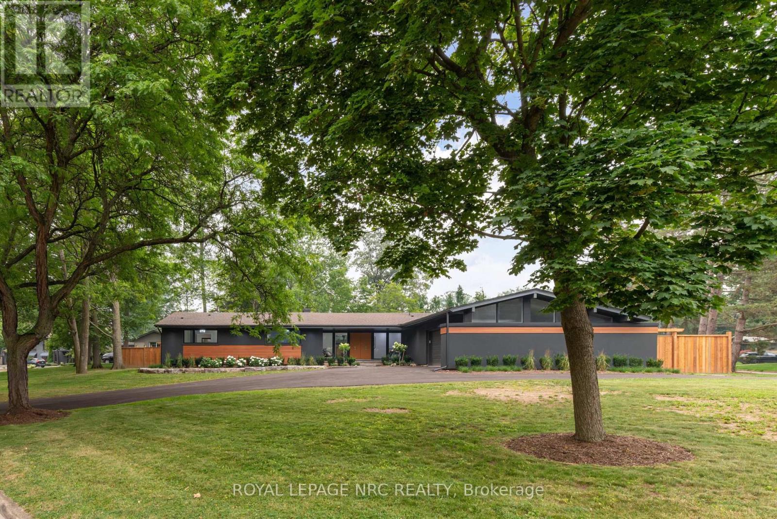 7 WOODINGTON CRESCENT - 2