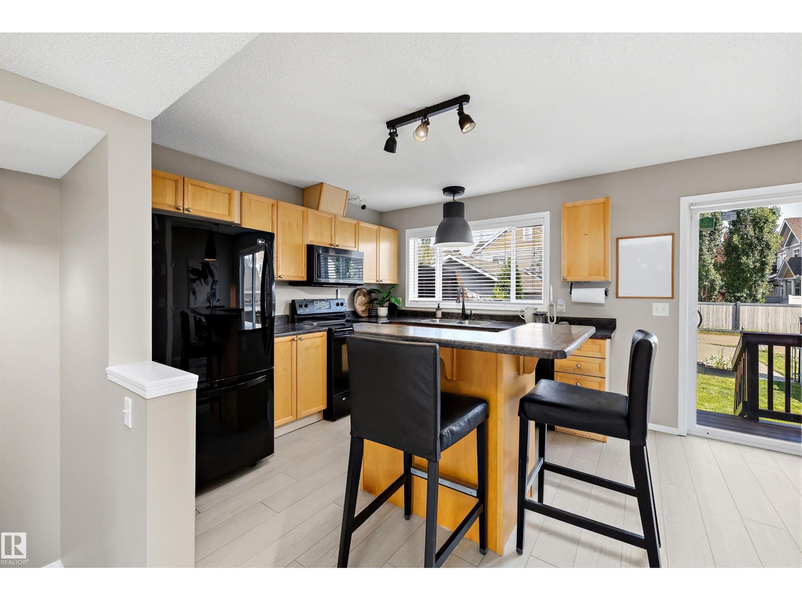 7214 19A AV SW - 11