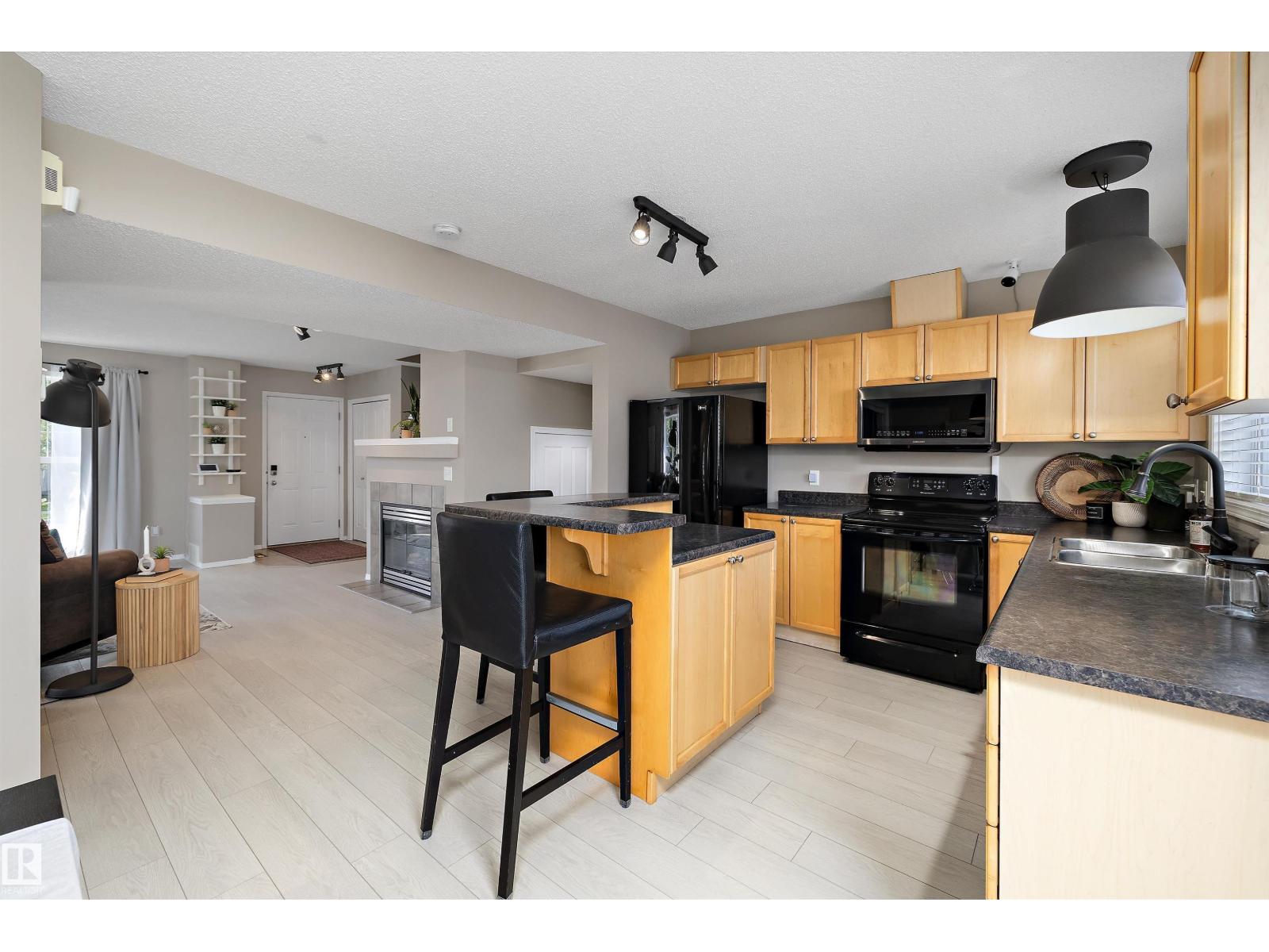 7214 19A AV SW - 12