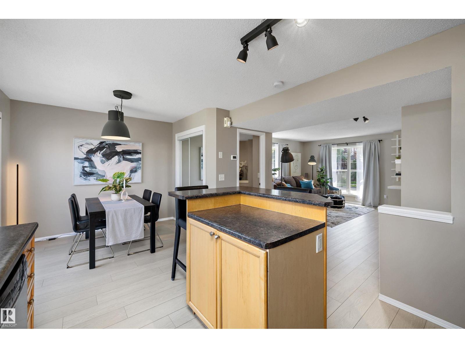 7214 19A AV SW - 15