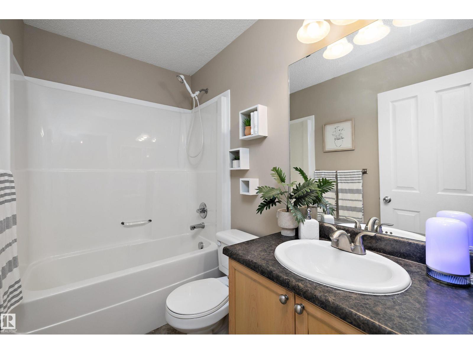 7214 19A AV SW - 23