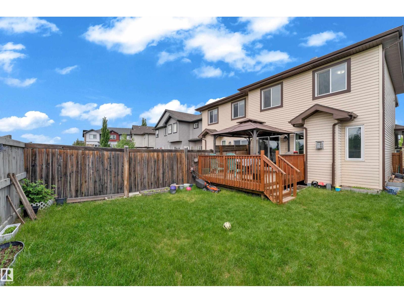 1532 33B ST NW - 29