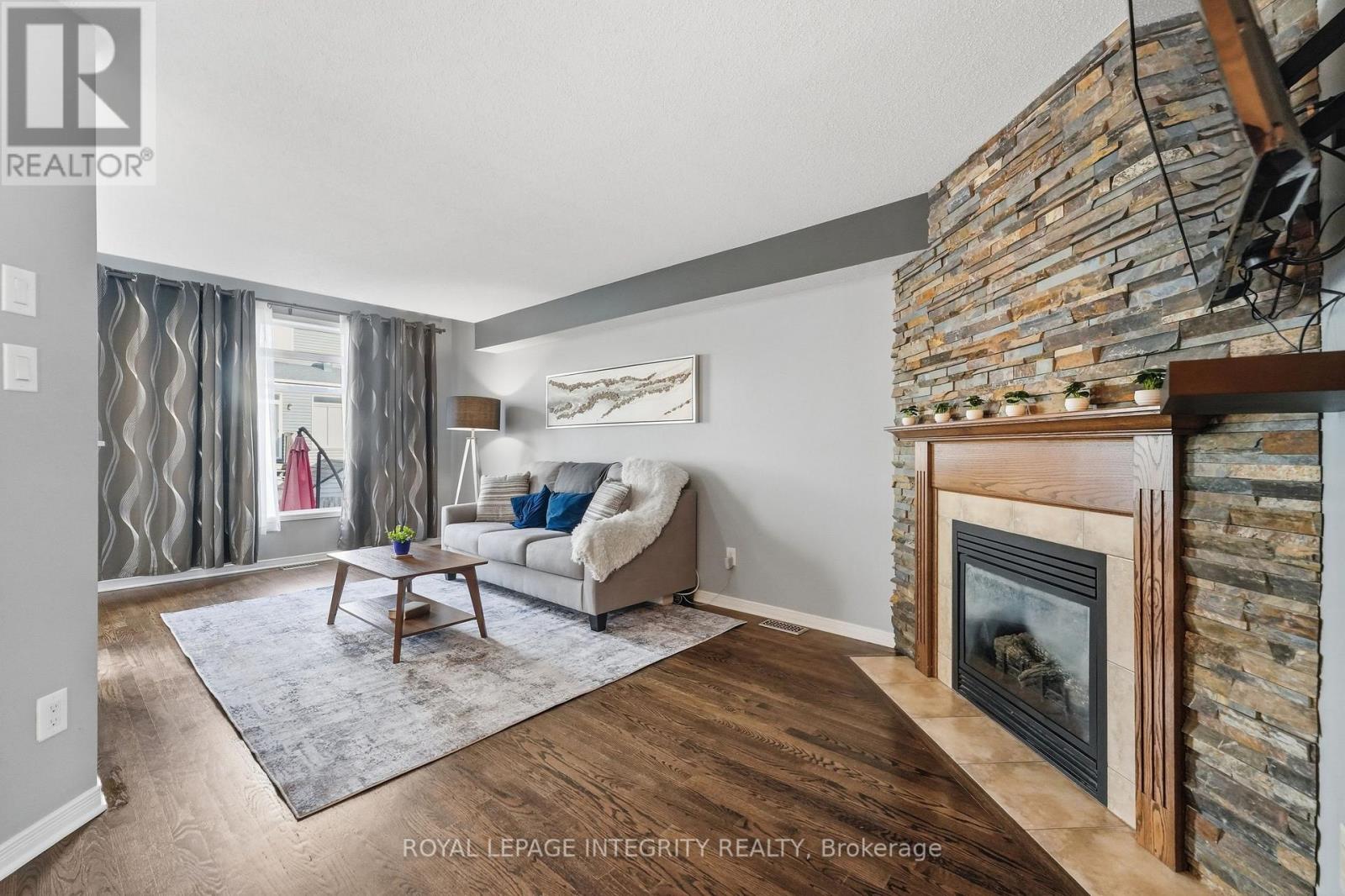 Condos for Sale in Ottawa – 300 ROLLING MEADOW CRESCENT, Ottawa – By Peter Sagos - Image 8
