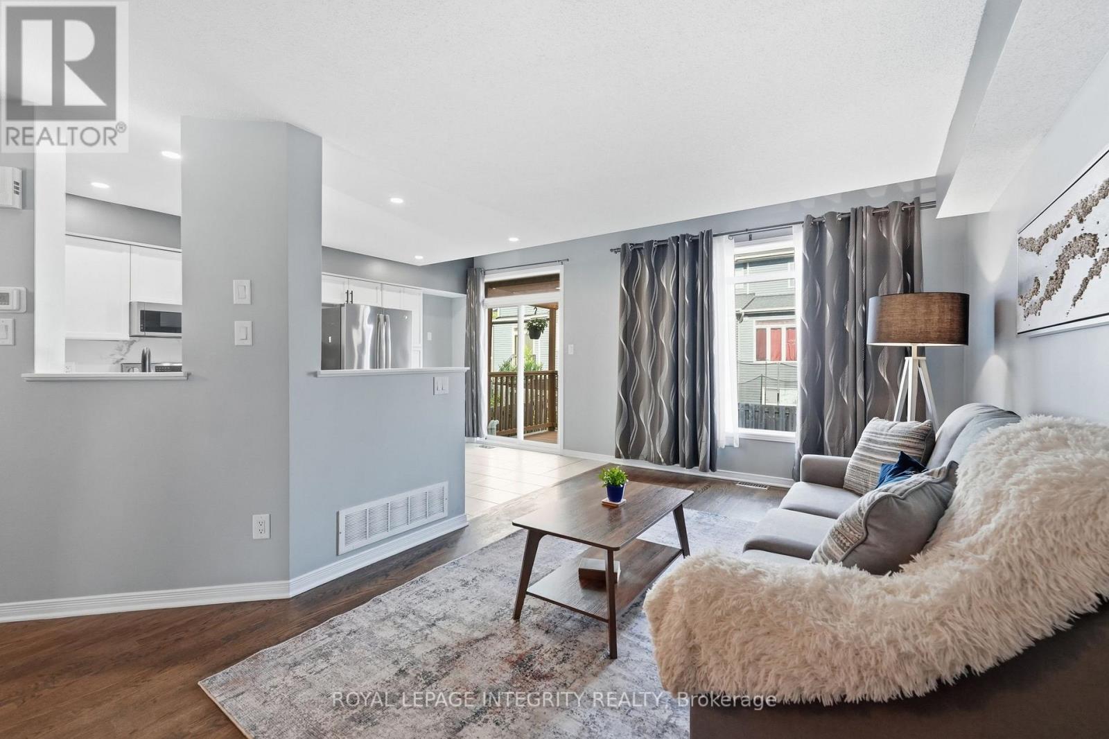 Condos for Sale in Ottawa – 300 ROLLING MEADOW CRESCENT, Ottawa – By Peter Sagos - Image 9