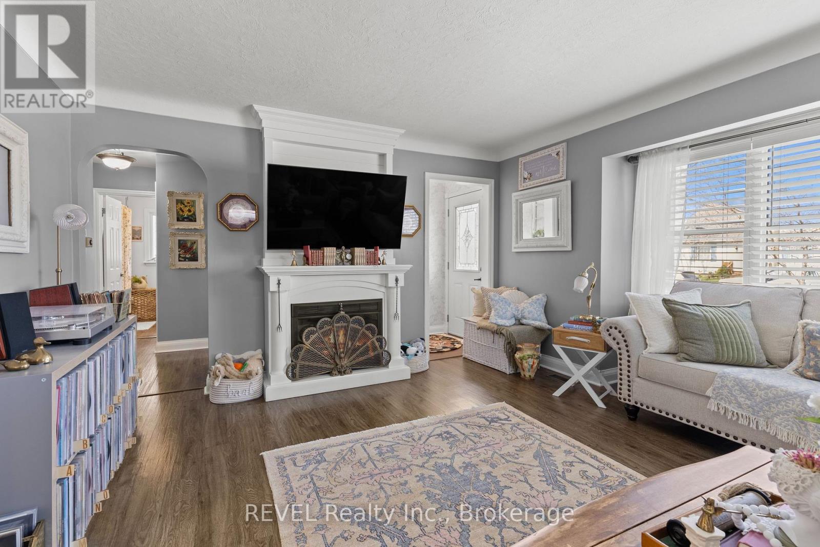 41 ROSE AVENUE - 11