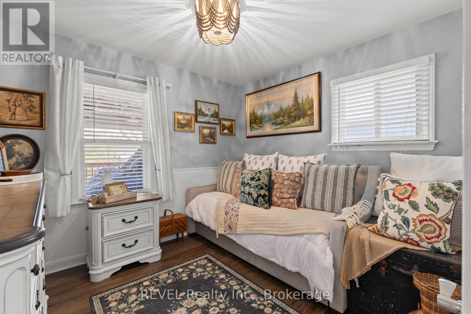 41 ROSE AVENUE - 15