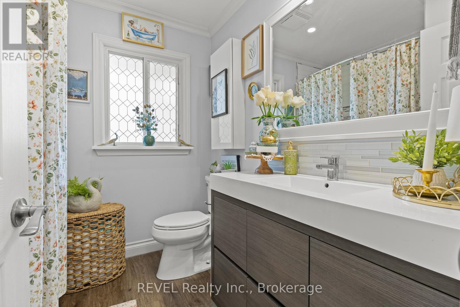 41 ROSE AVENUE - 16