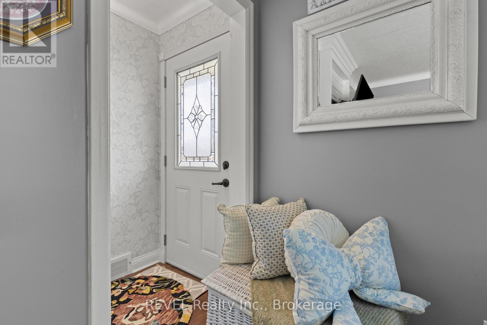 41 ROSE AVENUE - 5