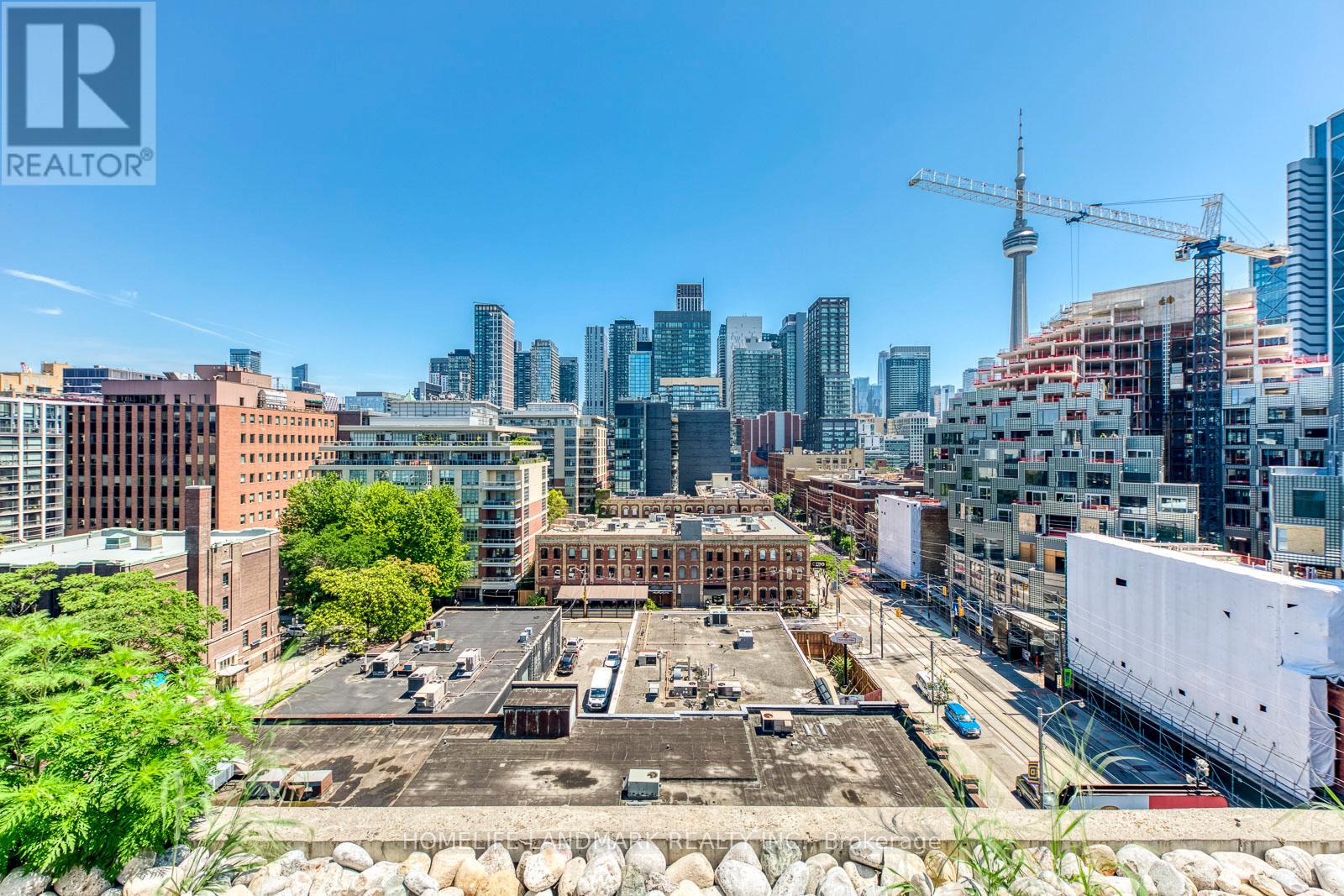 #519 560 KING STREET W - 22