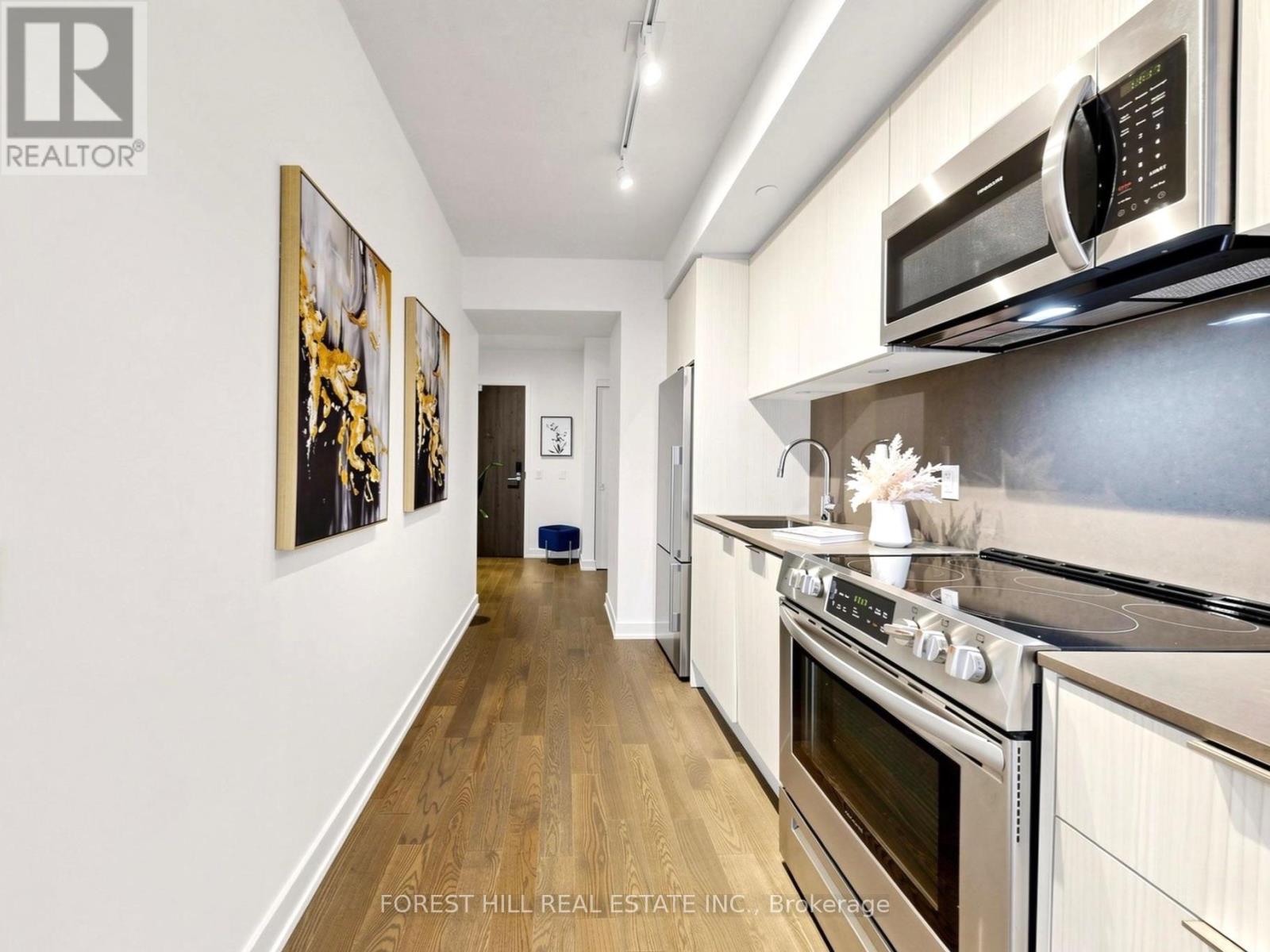 #210 25 RICHMOND STREET E - 10