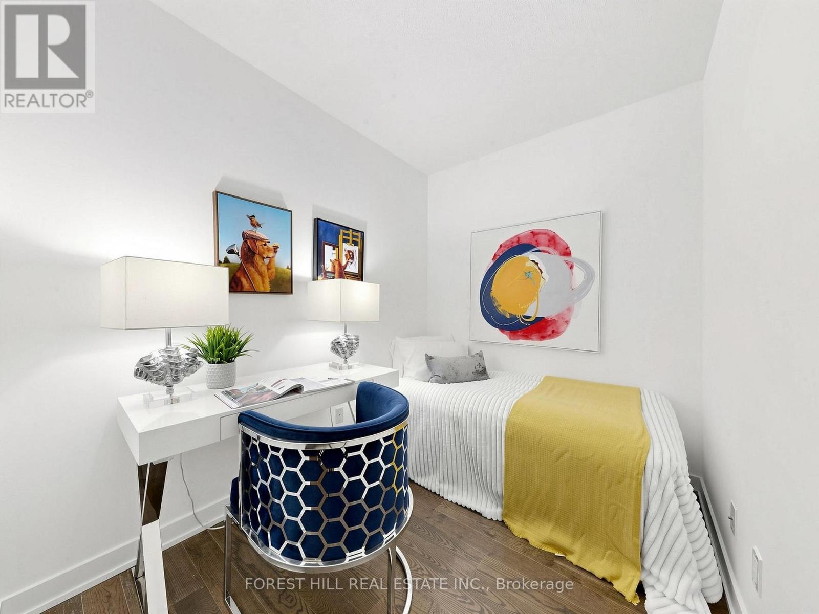 #210 25 RICHMOND STREET E - 15