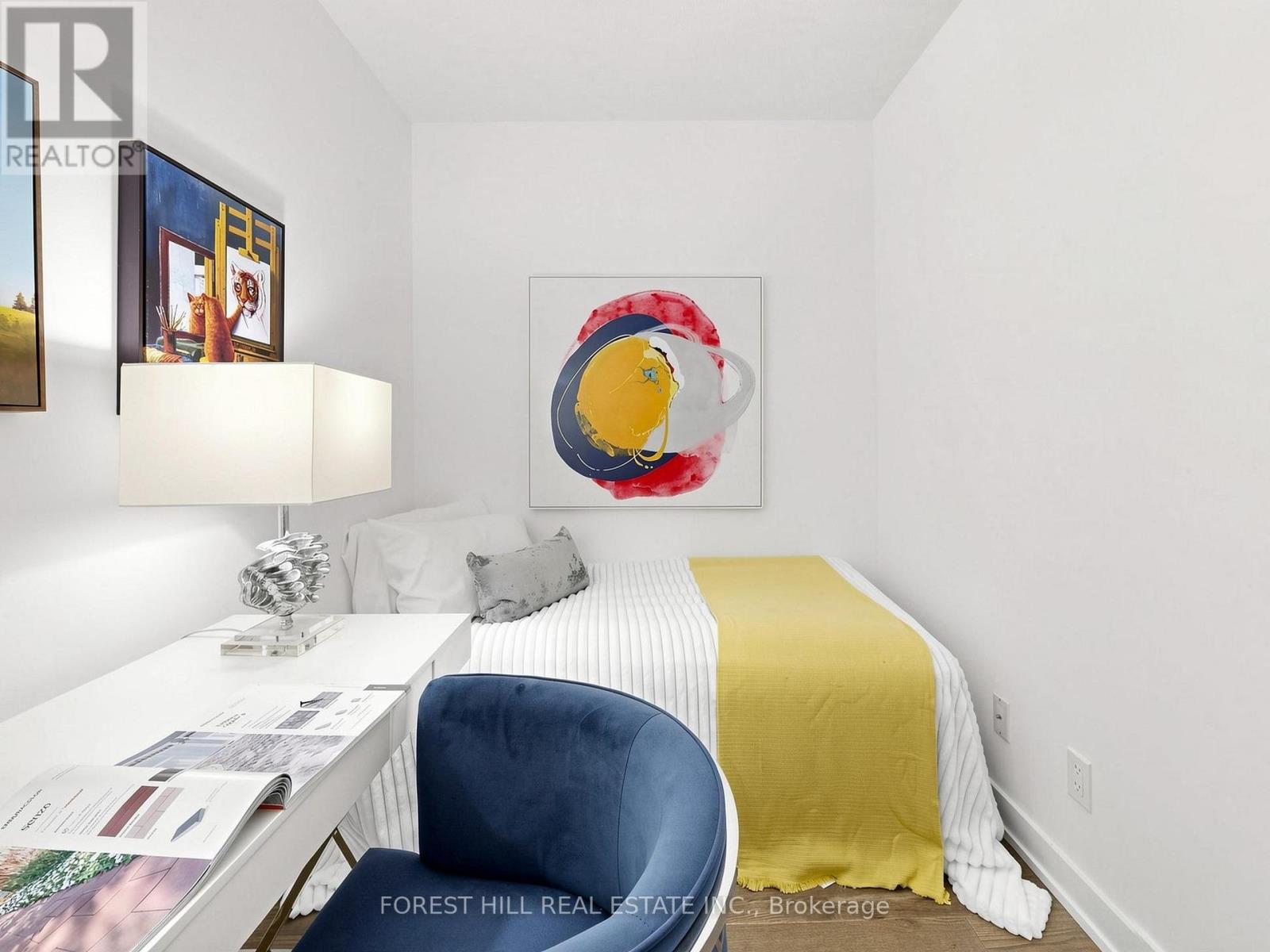 #210 25 RICHMOND STREET E - 16