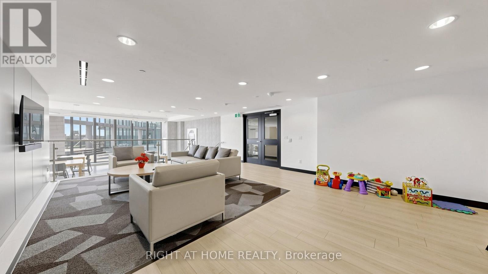 #311 49 EAST LIBERTY STREET - Image 41
