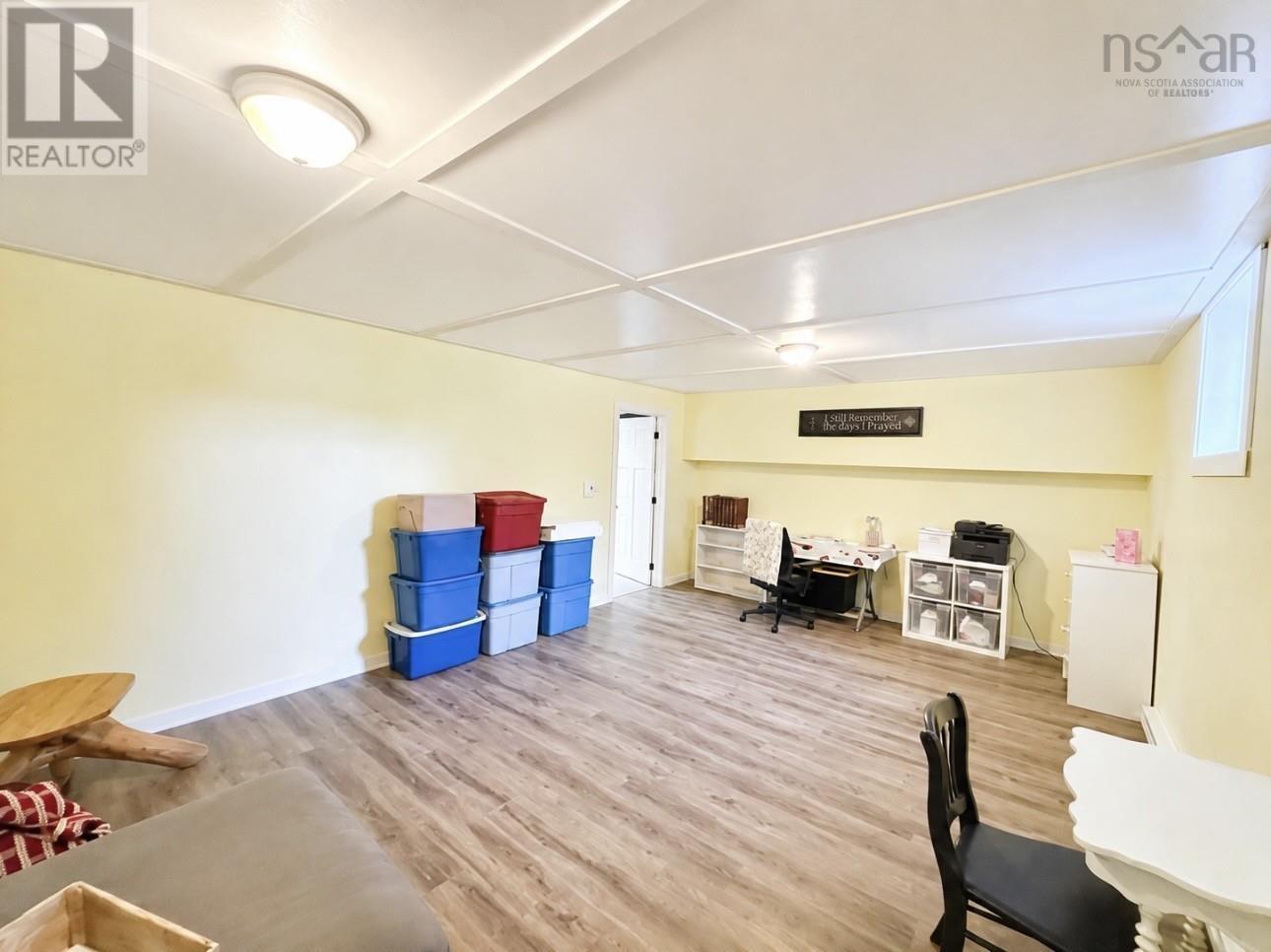 12572 1 Highway - 37
