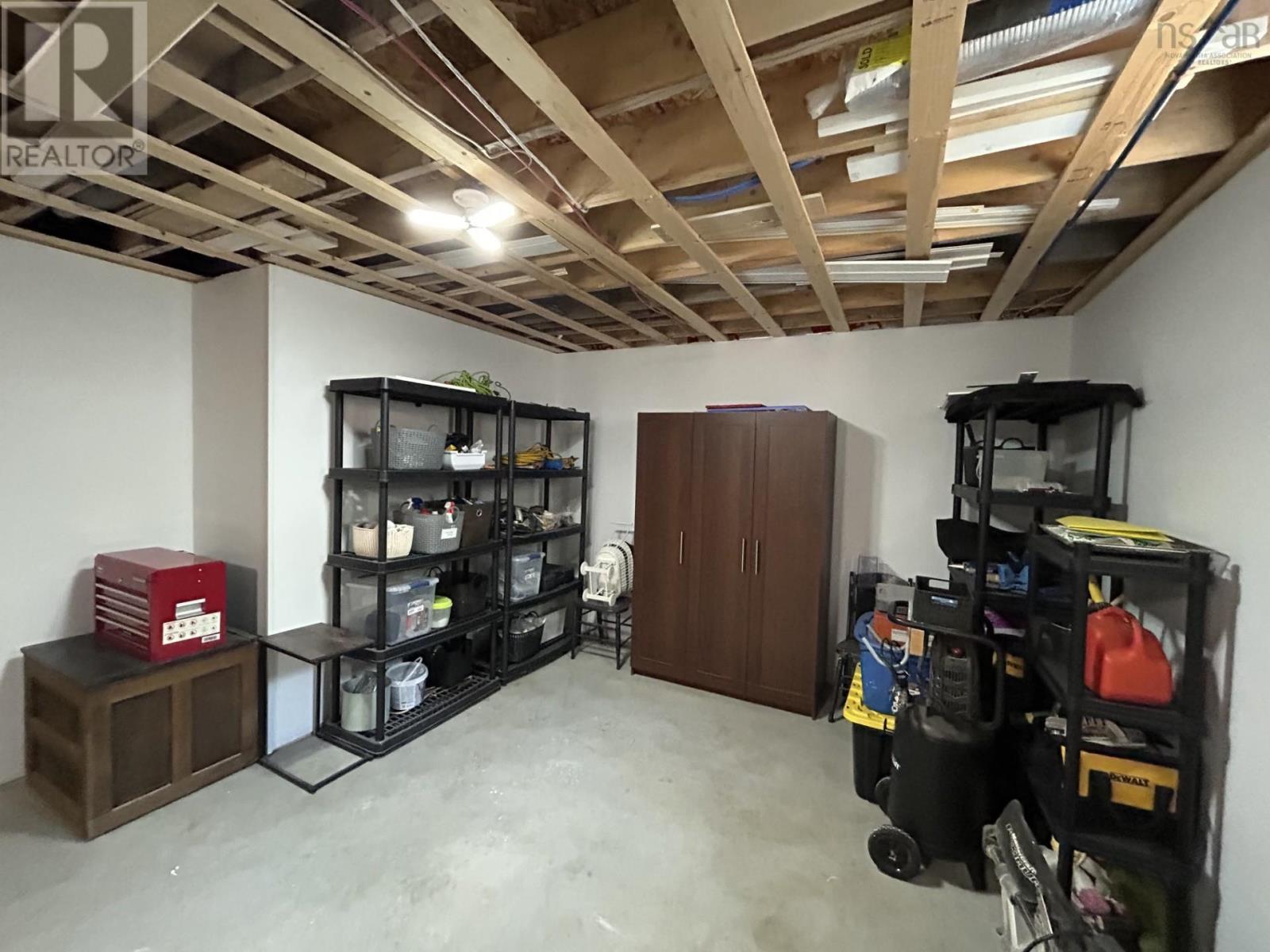 12572 1 Highway - 40
