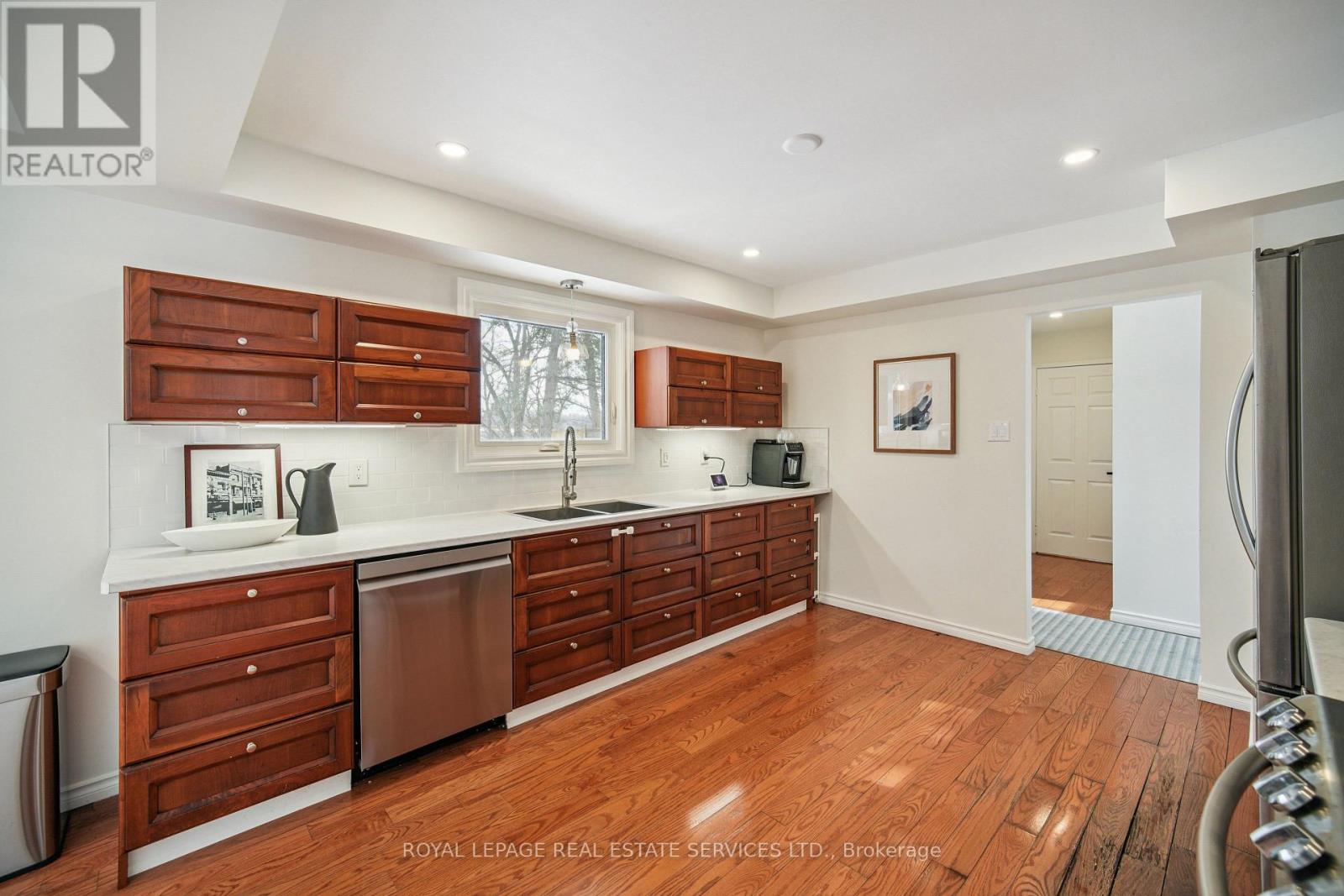 40 STONEMANSE COURT - 17
