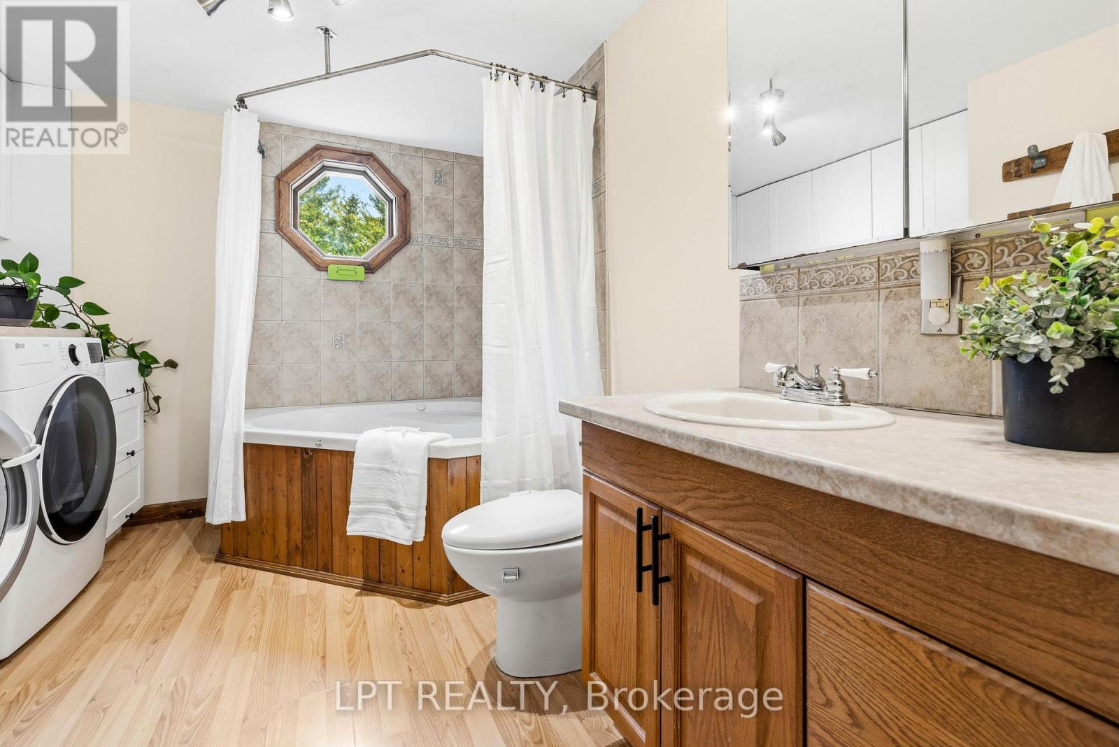 26 VAMBOLA AVENUE - 28