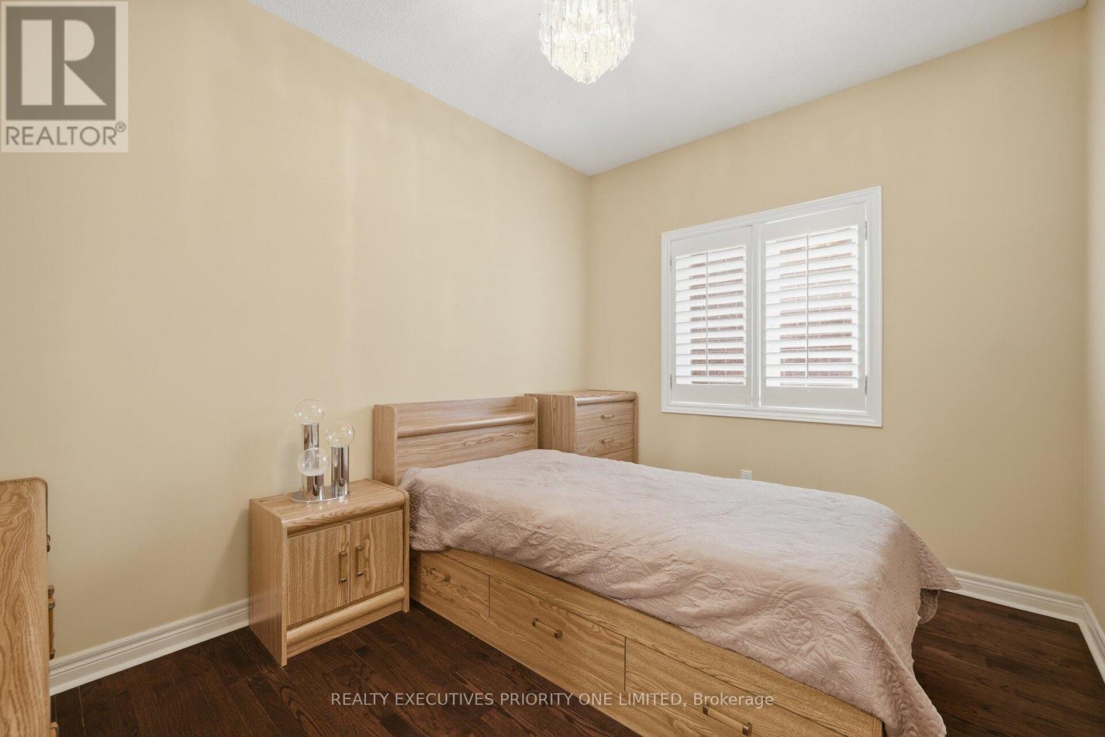 222 CAPRONI DRIVE - 23