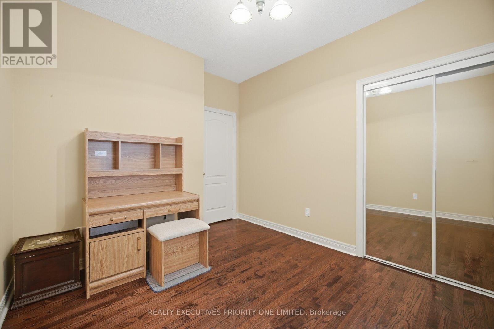222 CAPRONI DRIVE - 26