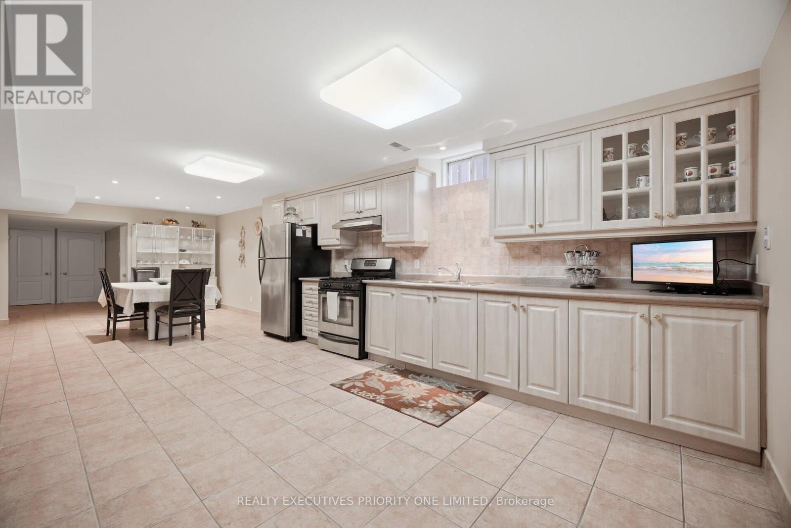 222 CAPRONI DRIVE - 34