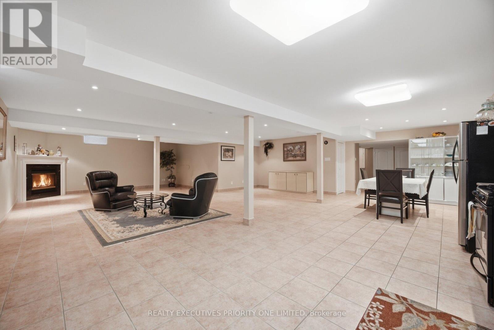 222 CAPRONI DRIVE - 35