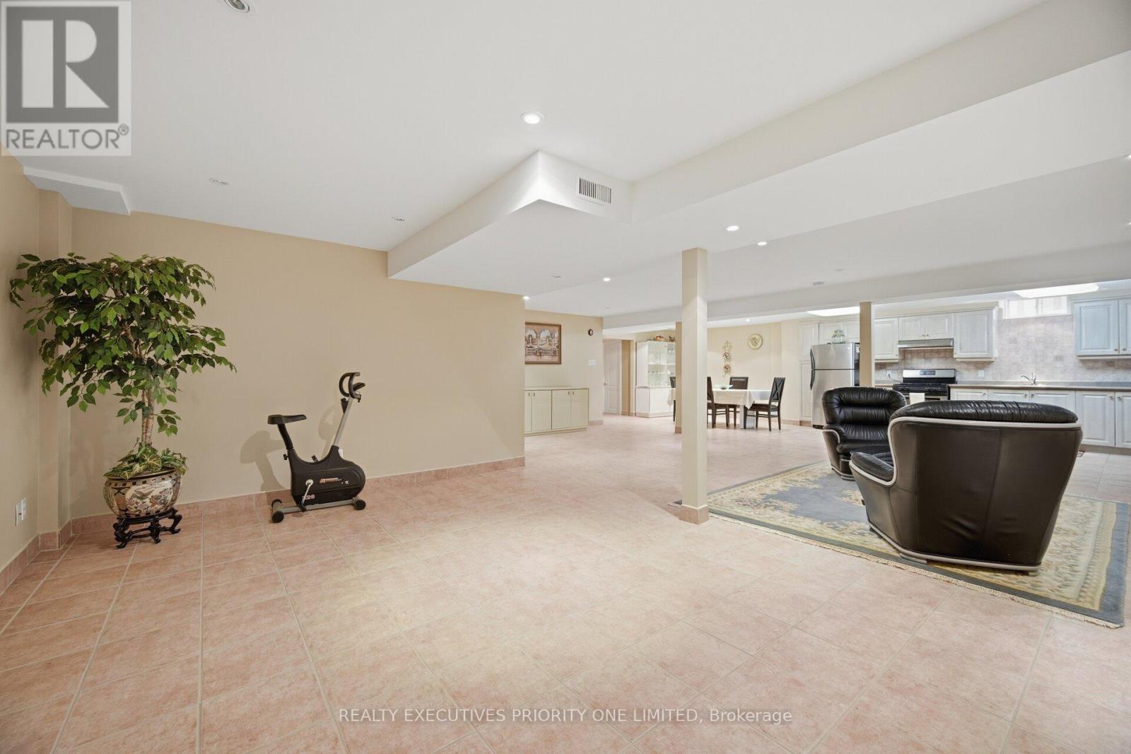 222 CAPRONI DRIVE - 37