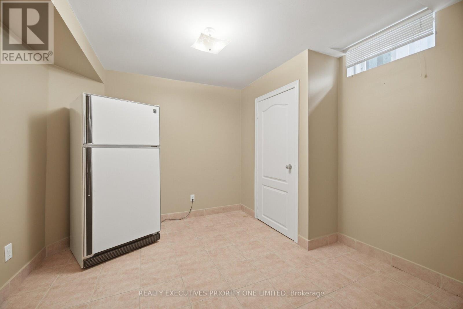 222 CAPRONI DRIVE - 38