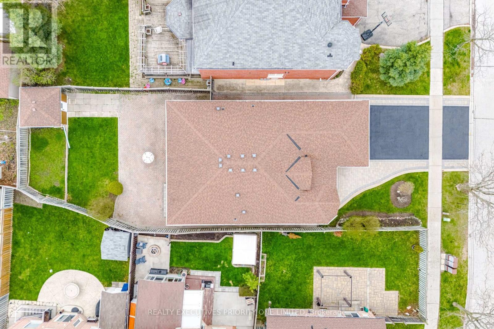 222 CAPRONI DRIVE - 44