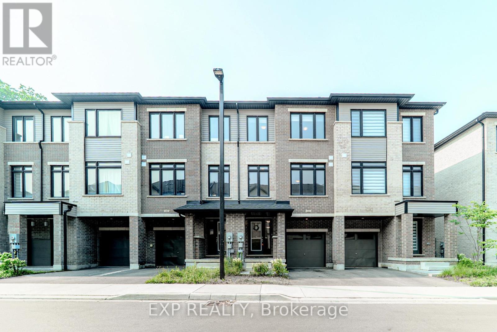 #1207 585 COLBORNE STREET - 1