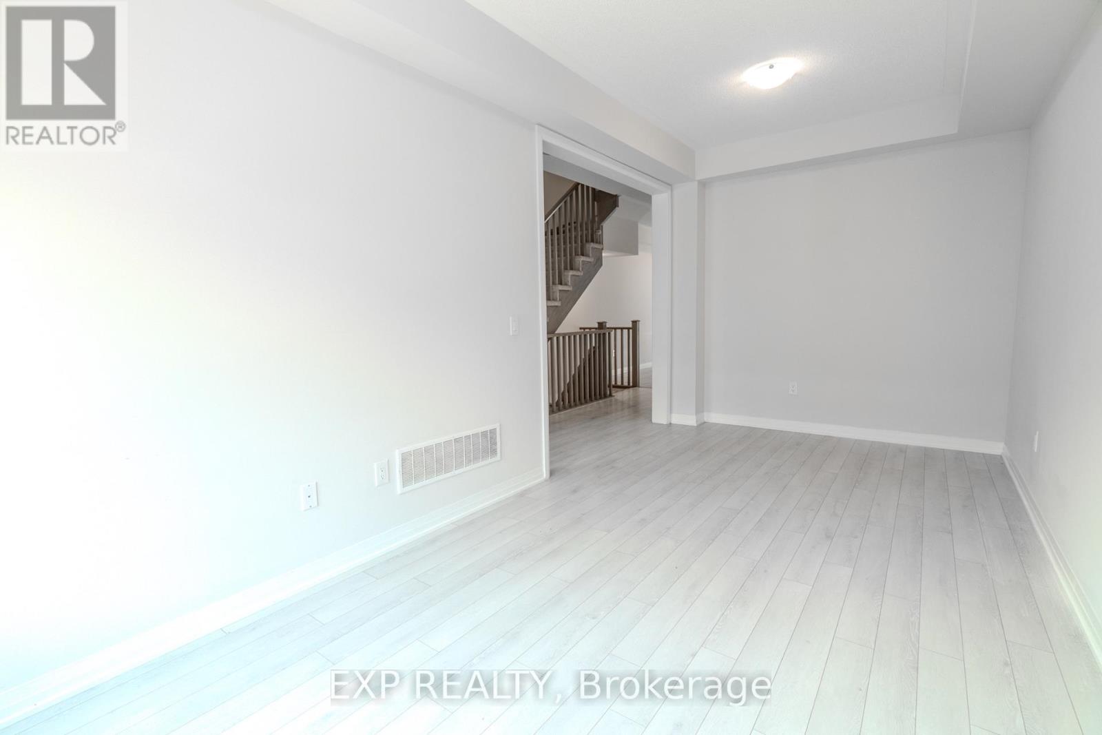 #1207 585 COLBORNE STREET - Image 12