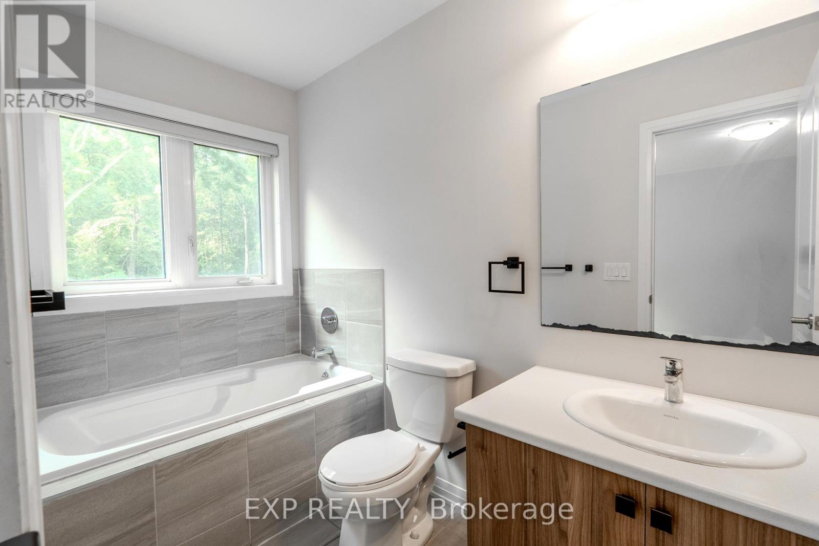 #1207 585 COLBORNE STREET - Image 16