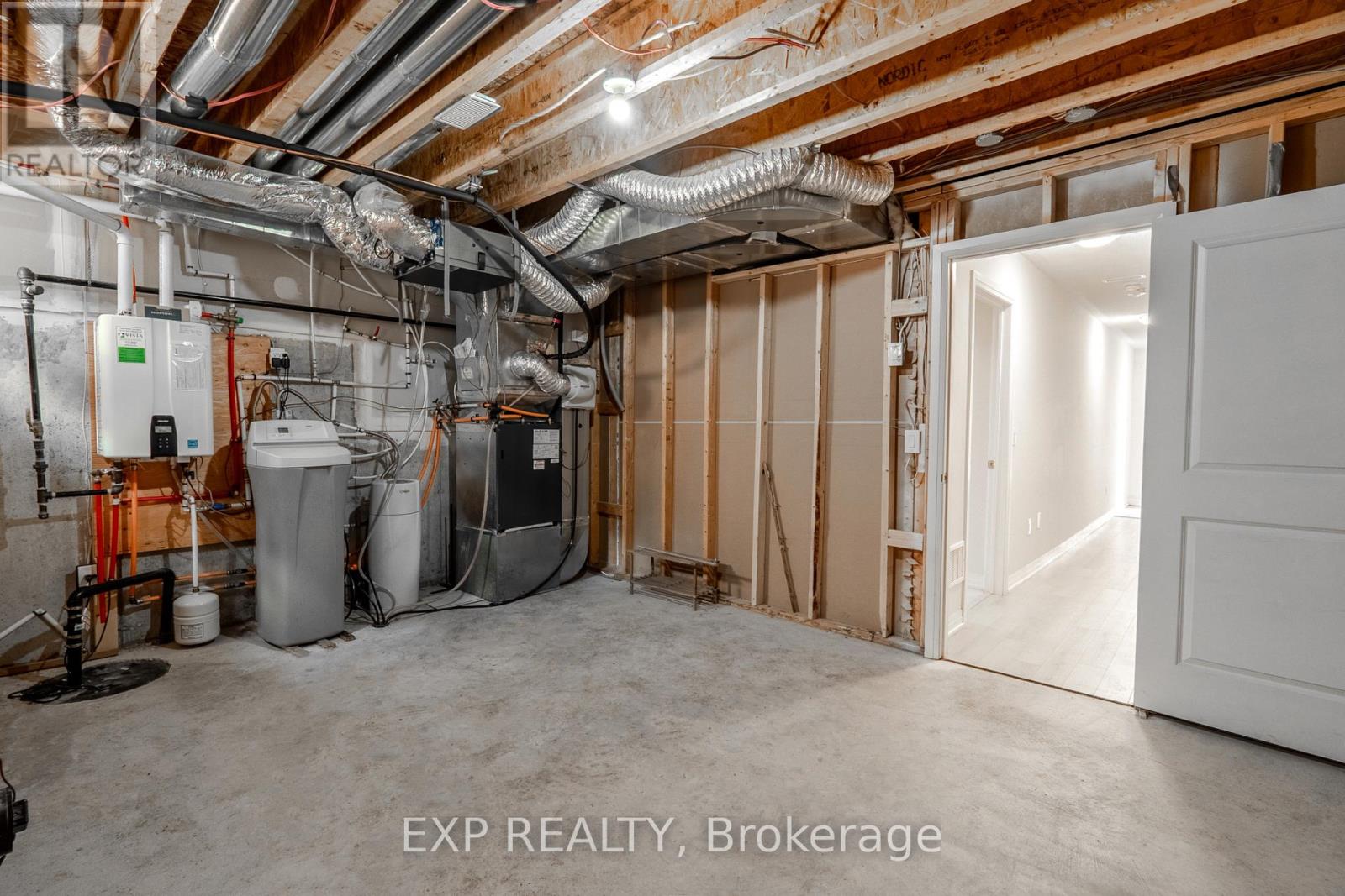 #1207 585 COLBORNE STREET - Image 23